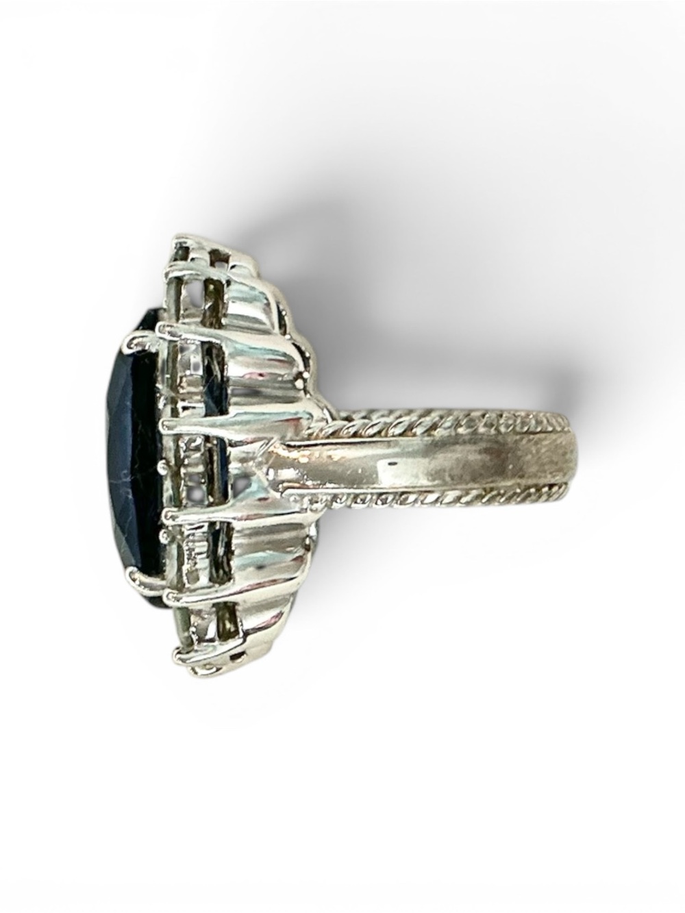 Kenneth Jay Lane Blue and White Halo Statement Ring - Picture 4 of 14